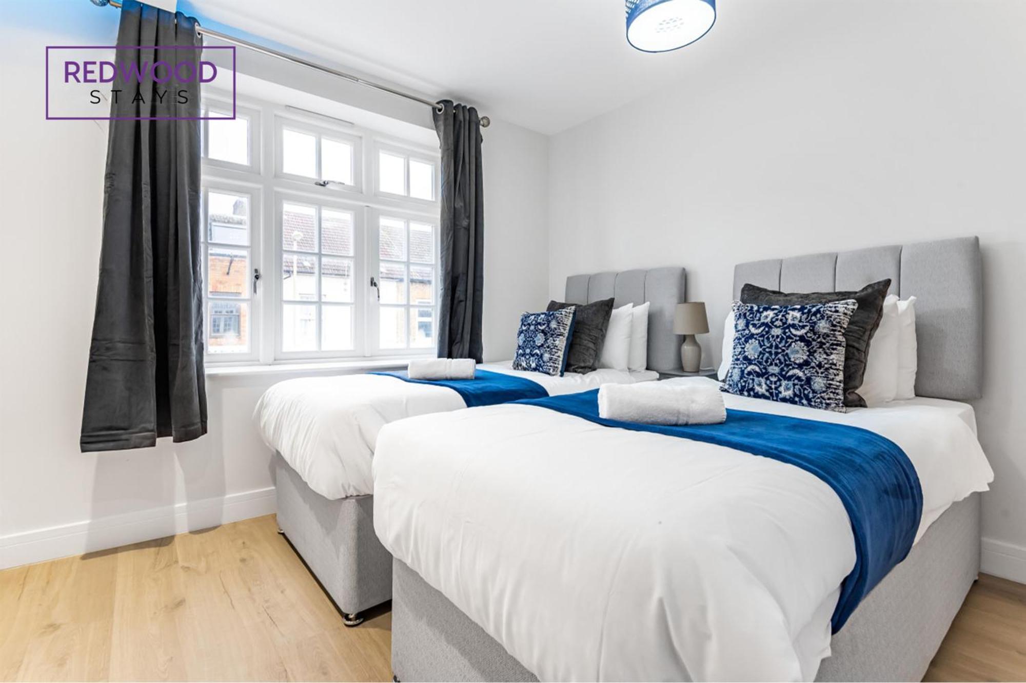 1 Bed 1 Bath Town Center Apartments For Corporates & Contractors, Wifi, Netflix And Parking On Selected Units By Redwood Stays オールダーショット エクステリア 写真