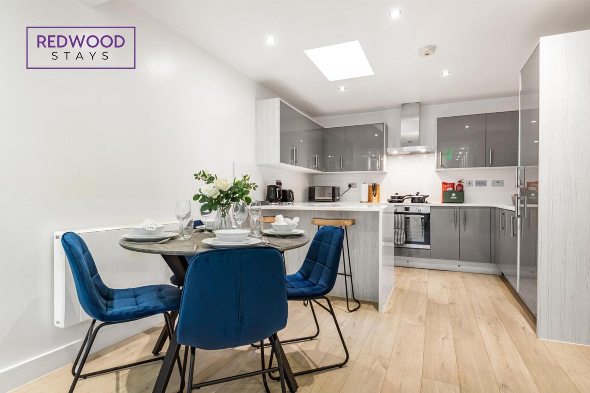 1 Bed 1 Bath Town Center Apartments For Corporates & Contractors, Wifi, Netflix And Parking On Selected Units By Redwood Stays オールダーショット エクステリア 写真