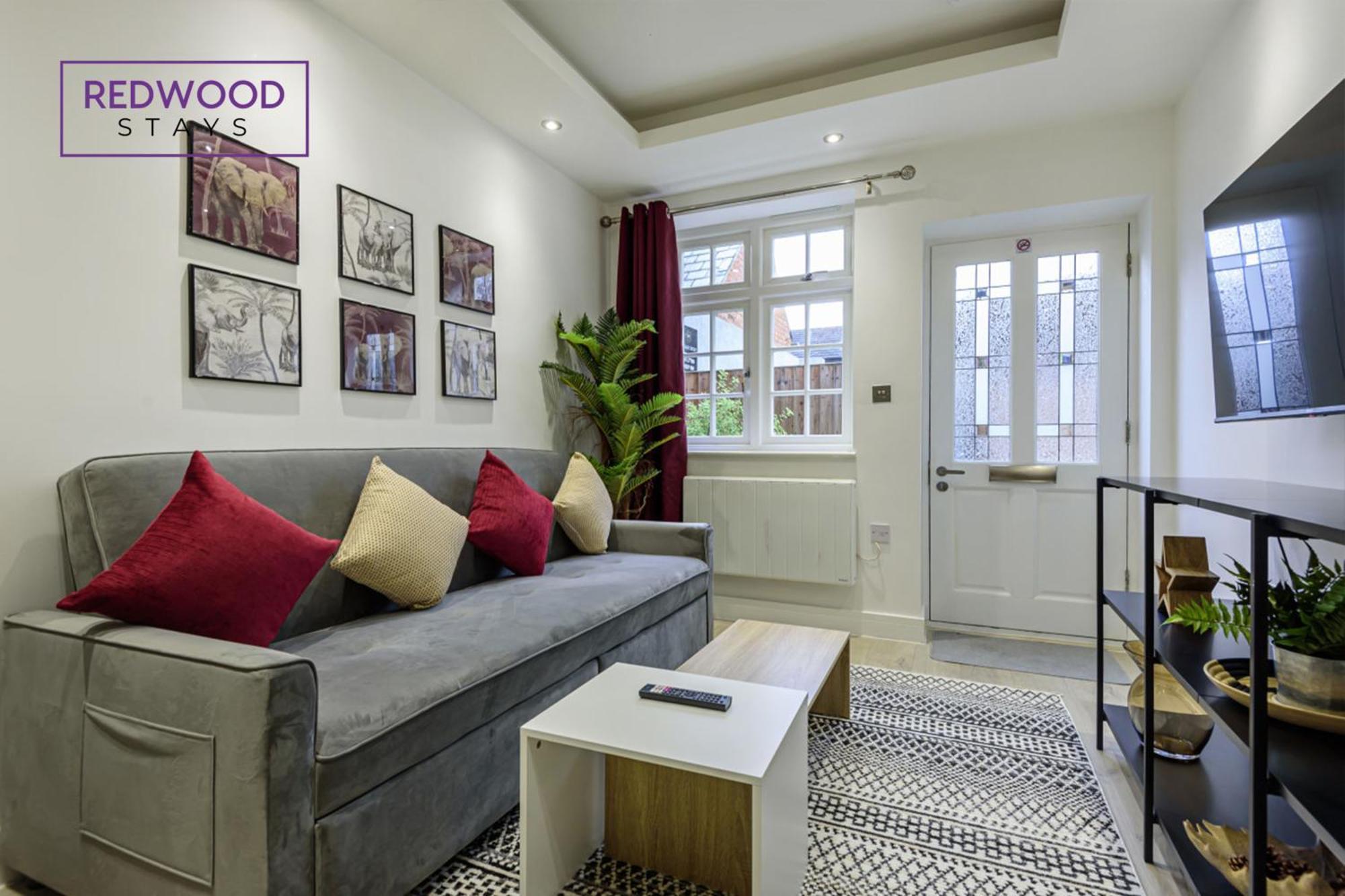 1 Bed 1 Bath Town Center Apartments For Corporates & Contractors, Wifi, Netflix And Parking On Selected Units By Redwood Stays オールダーショット エクステリア 写真
