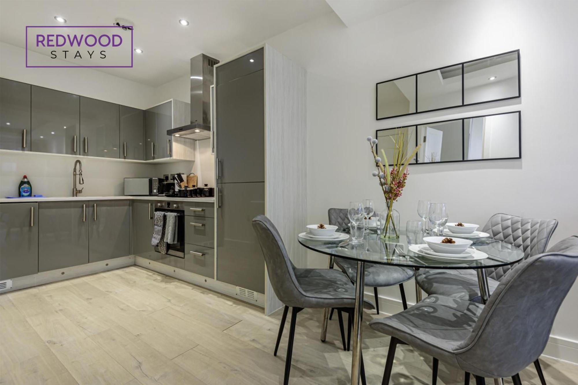 1 Bed 1 Bath Town Center Apartments For Corporates & Contractors, Wifi, Netflix And Parking On Selected Units By Redwood Stays オールダーショット エクステリア 写真