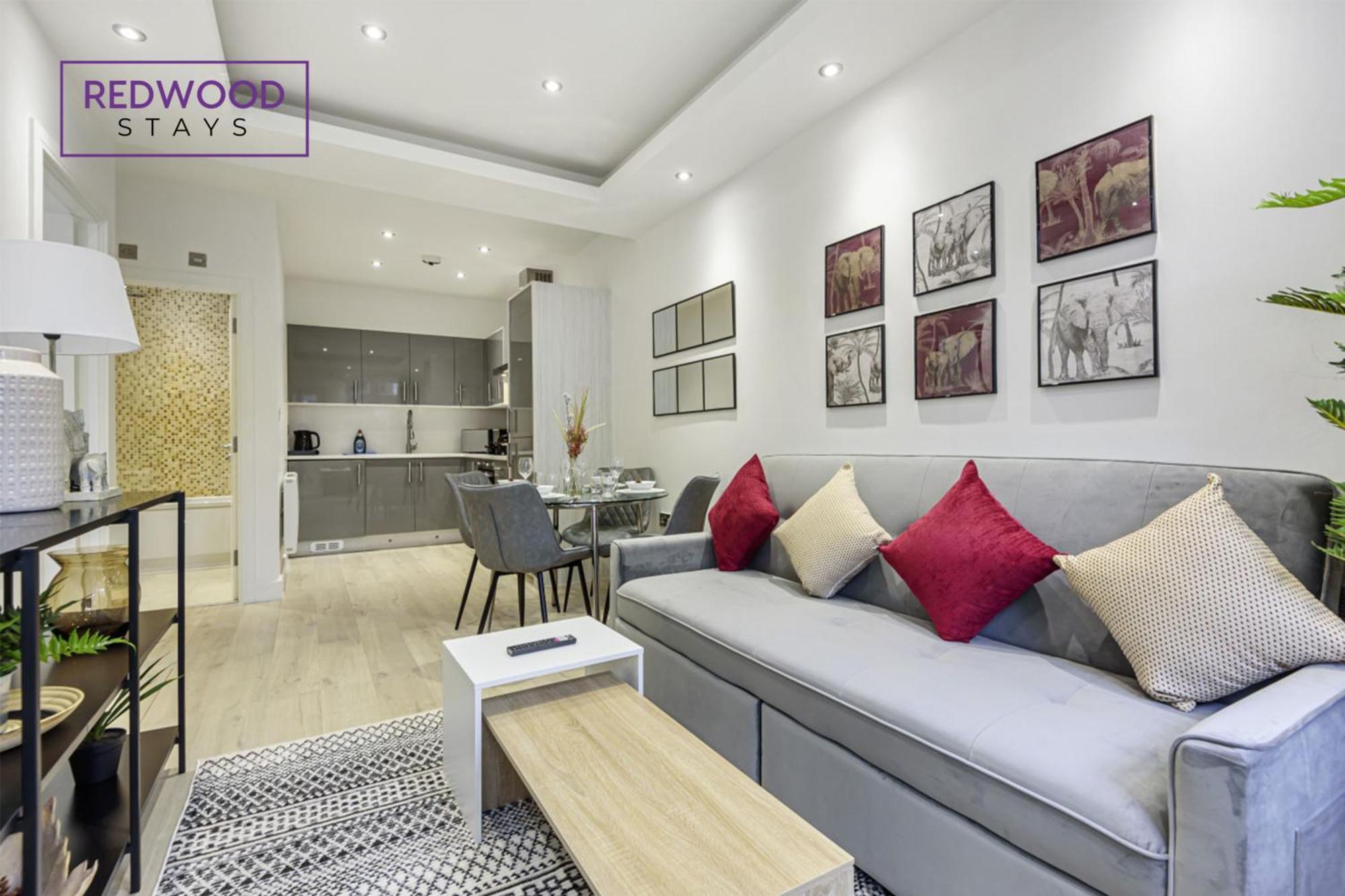1 Bed 1 Bath Town Center Apartments For Corporates & Contractors, Wifi, Netflix And Parking On Selected Units By Redwood Stays オールダーショット エクステリア 写真