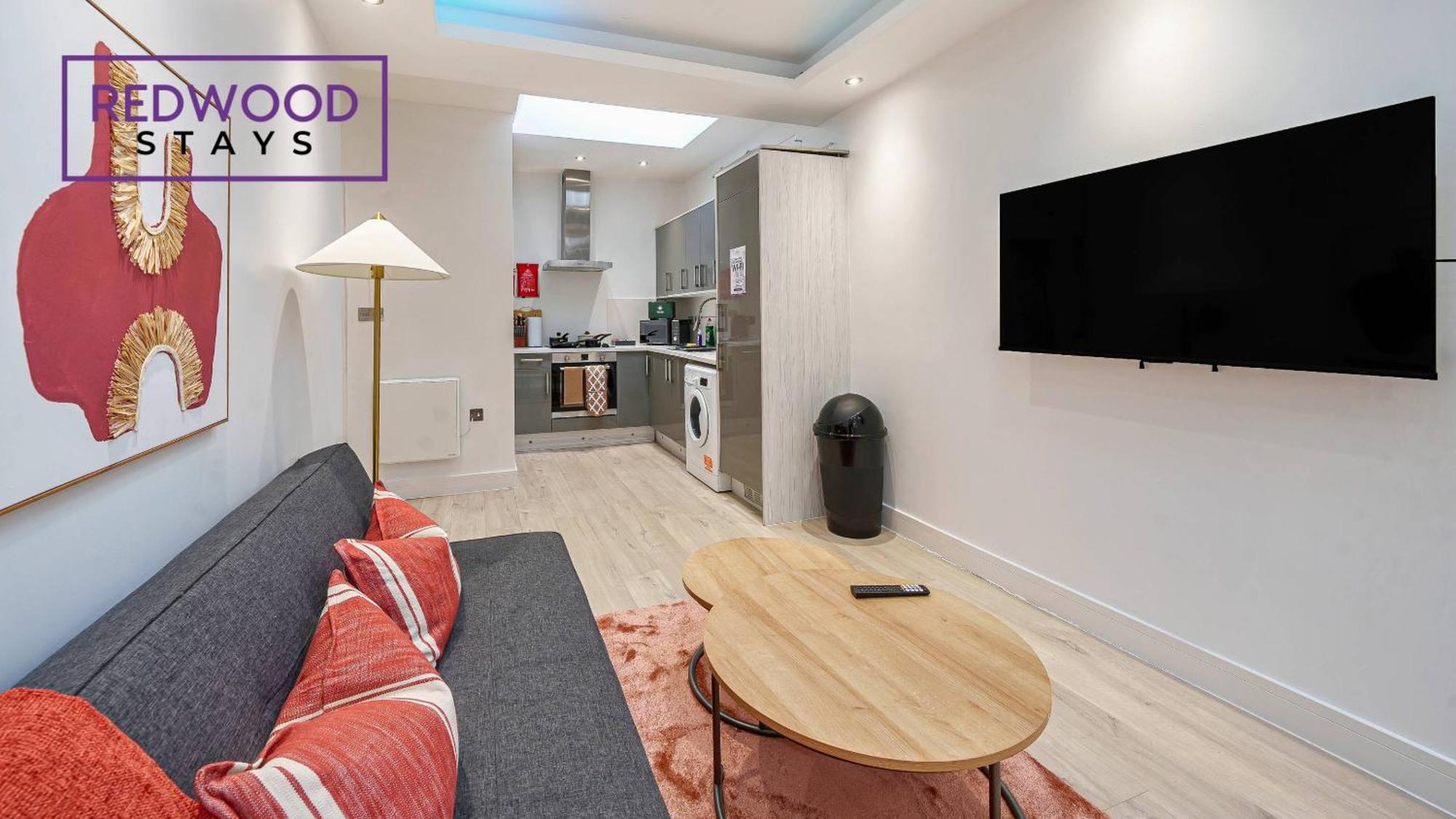 1 Bed 1 Bath Town Center Apartments For Corporates & Contractors, Wifi, Netflix And Parking On Selected Units By Redwood Stays オールダーショット エクステリア 写真